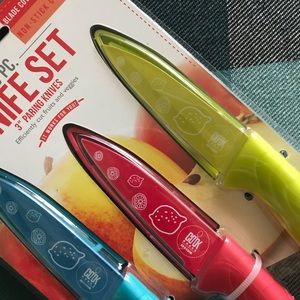 Brand new 3-piece knife set-super cute! 🍊🍋🥭